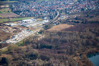 Gravier de jardin à le quartier Neudorf in Graben-Neudorf dans le département Bade-Wurtemberg, Allemagne d'en haut