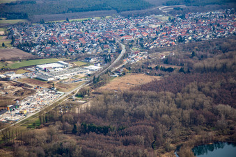 Gravier de jardin à le quartier Neudorf in Graben-Neudorf dans le département Bade-Wurtemberg, Allemagne hors des airs