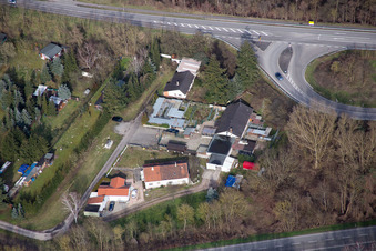Vue aérienne de Chemin de prairie à le quartier Huttenheim in Philippsburg dans le département Bade-Wurtemberg, Allemagne