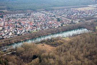 Vue aérienne de Prestelsee à le quartier Neudorf in Graben-Neudorf dans le département Bade-Wurtemberg, Allemagne