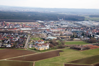 Vue aérienne de Centre pour seniors AWO, Pestalozzihalle à le quartier Graben in Graben-Neudorf dans le département Bade-Wurtemberg, Allemagne