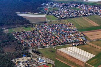 Vue aérienne de Dans les carrières d'argile à Rheinzabern dans le département Rhénanie-Palatinat, Allemagne