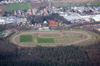 Herxheim bei Landau dans le département Rhénanie-Palatinat, Allemagne du point de vue du drone