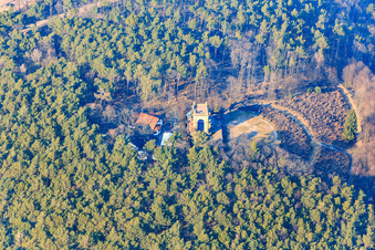 Vue aérienne de Monument de la Victoire et de la Paix à Edenkoben dans le département Rhénanie-Palatinat, Allemagne