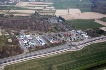 Vue aérienne de Aire de repos pour camions à Achernsee à le quartier Fautenbach in Achern dans le département Bade-Wurtemberg, Allemagne