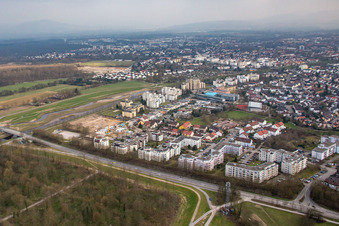 Vue aérienne de Anneau de Rheinau à le quartier Rheinau in Rastatt dans le département Bade-Wurtemberg, Allemagne