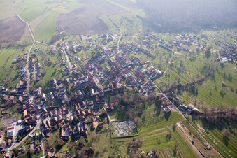 Vue oblique de Lampertsloch dans le département Bas Rhin, France