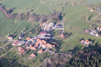 Lembach dans le département Bas Rhin, France vue d'en haut