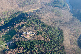 Vue aérienne de Ruines de Fleckenstein à Lembach dans le département Bas Rhin, France