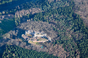 Ruines de Fleckenstein à Lembach dans le département Bas Rhin, France hors des airs
