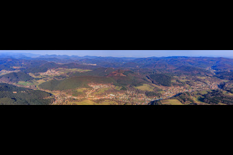 Vue aérienne de Panorama du village depuis l'ouest à Bruchweiler-Bärenbach dans le département Rhénanie-Palatinat, Allemagne