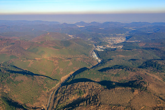 Vue aérienne de Zone industrielle Alte Bundesstraße dans le Queichtal vue de l'ouest à Hauenstein dans le département Rhénanie-Palatinat, Allemagne