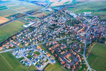 Vue aérienne de Offenbacher St.r depuis le nord à Insheim dans le département Rhénanie-Palatinat, Allemagne