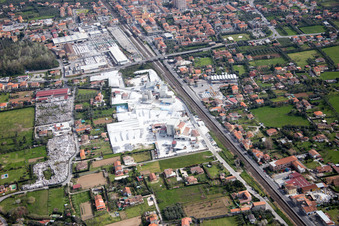 Vue aérienne de Strettoia à Pietrasanta dans le département Lucca, Italie
