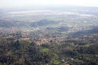 Vue aérienne de Pedona dans le département Toscane, Italie