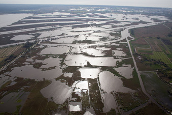 Massarosa dans le département Lucca, Italie hors des airs
