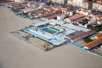 Vue d'oiseau de Viareggio dans le département Lucca, Italie