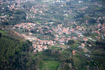 Pedona dans le département Toscane, Italie depuis l'avion