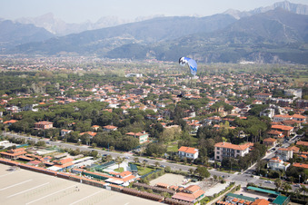 Photographie aérienne de Forte dei Marmi dans le département Lucca, Italie
