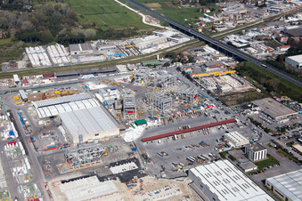 Photographie aérienne de Avenza dans le département Toscane, Italie