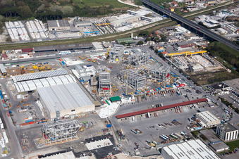 Vue oblique de Avenza dans le département Toscane, Italie