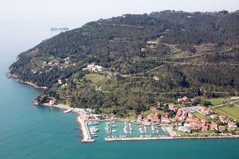 Vue aérienne de Fiumaretta di Ameglia dans le département Ligurie, Italie