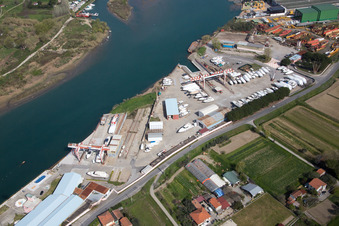 Vue aérienne de Ameglia dans le département Ligurie, Italie
