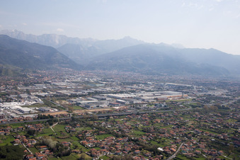 Image drone de Avenza dans le département Toscane, Italie