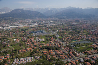 Marina di Massa dans le département Toscane, Italie hors des airs