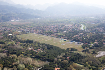 Photographie aérienne de Marina dei Ronchi dans le département Toscane, Italie