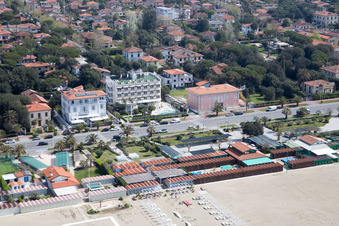 Forte dei Marmi dans le département Lucca, Italie depuis l'avion