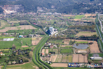 Vue aérienne de Pietrasanta dans le département Lucca, Italie