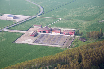 Vue aérienne de Ca' Mora dans le département Vénétie, Italie