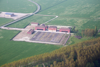 Vue aérienne de Ca' Mora dans le département Vénétie, Italie