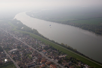 Ca' Tiepolo dans le département Vénétie, Italie hors des airs