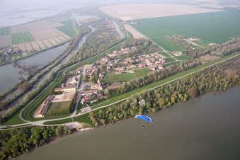 Vue d'oiseau de Ca' Tiepolo dans le département Vénétie, Italie