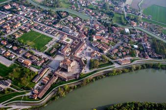 Vue d'oiseau de Mesola dans le département Ferrara, Italie