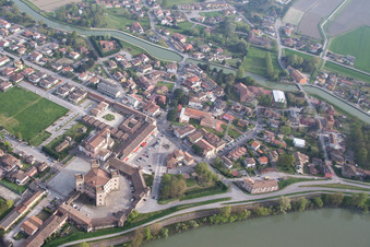 Mesola dans le département Ferrara, Italie vue du ciel