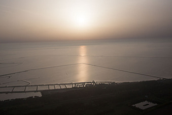 Vue aérienne de Casalborsetti dans le département Émilie-Romagne, Italie