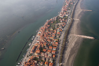 Zone d'implantation dans le district Pellestrina à Venise à Pellestrina dans le département Vénétie, Italie vue du ciel
