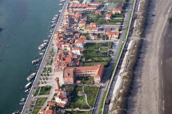 Photographie aérienne de Zone d'implantation dans le district Pellestrina à Venise à Pellestrina dans le département Vénétie, Italie