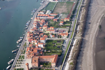 Vue oblique de Zone d'implantation dans le district Pellestrina à Venise à Pellestrina dans le département Vénétie, Italie
