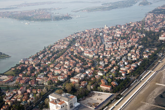Vue aérienne de Jardin de la ville à Venezia dans le département Vénétie, Italie
