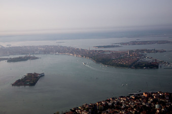 Vue aérienne de Fossone d'Adige dans le département Vénétie, Italie