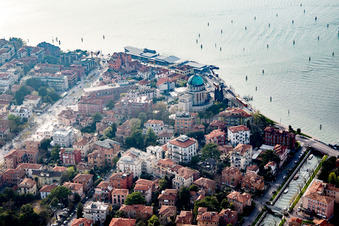 Vue oblique de San Nicolò di Lido dans le département Vénétie, Italie