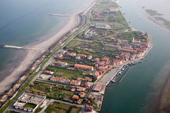Vue d'oiseau de San Pietro in Volta dans le département Vénétie, Italie