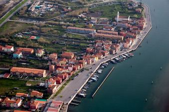 Vue aérienne de Surface de l'eau sur la côte méditerranéenne à Chioggia dans le département Metropolitanstadt Venedig, Italie