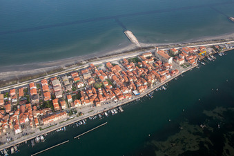 Photographie aérienne de Vue de la côte méditerranéenne à San Vito à Venedig dans le département Metropolitanstadt Venedig, Italie