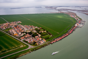 Vue aérienne de Zone riveraine du Pô della Pila - Cours de la rivière en Pila à le quartier Pila in Porto Tolle dans le département Rovigo, Italie