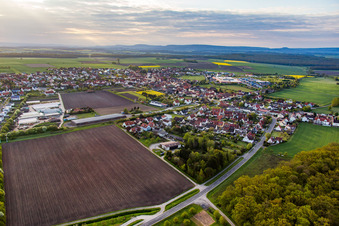 Vue aérienne de Grettstadt dans le département Bavière, Allemagne